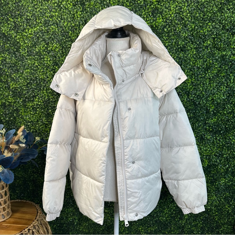 Nwt‎ NVLT ivory Puffer Jacket